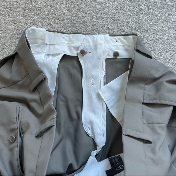 GS Taupe Men’s Dress Pants, Size 50 x 32 - Picture 3 of 9